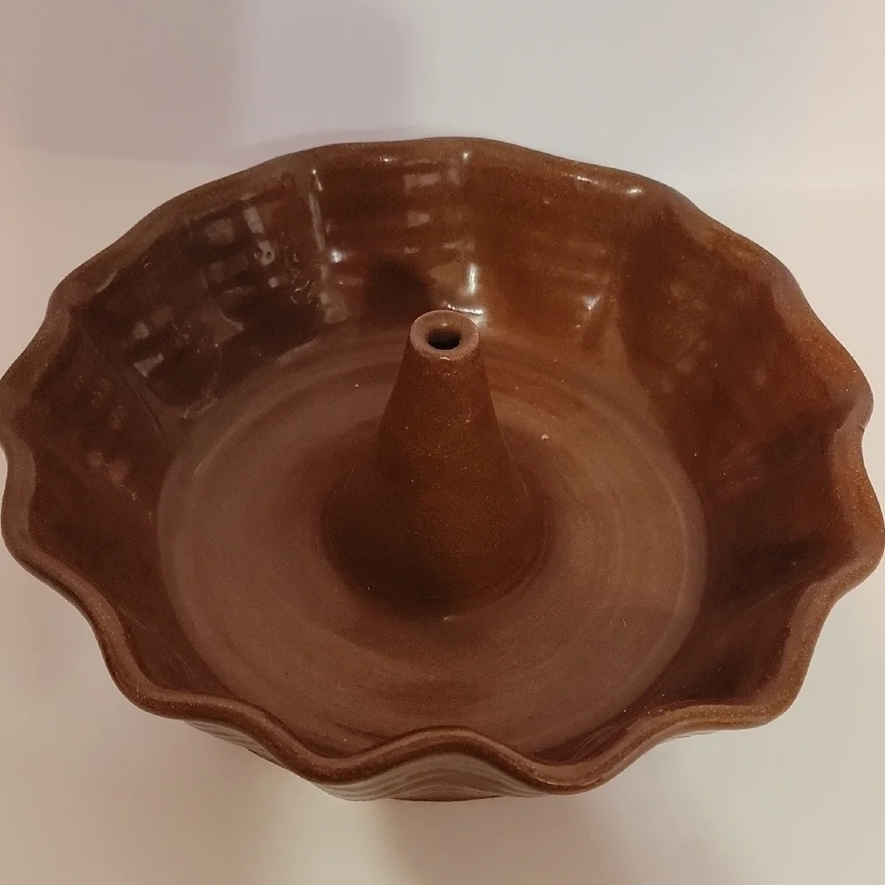 Hand Made Brown Ceramic Bundt Pan, S.C. 1997. Beautiful!